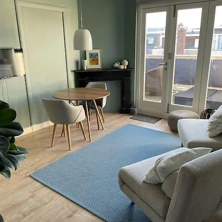 Luxurious Floor Near & Musea Appartement