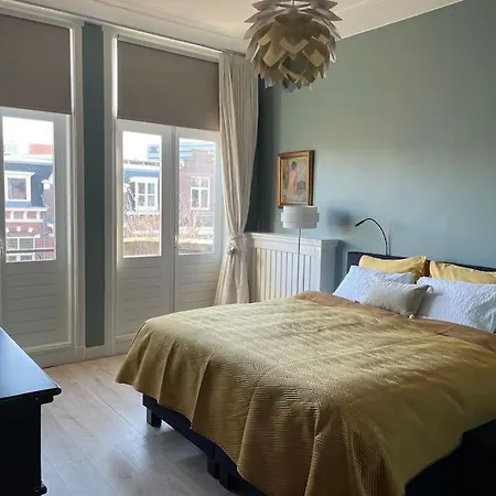 Apartment Luxurious Floor Near & Musea