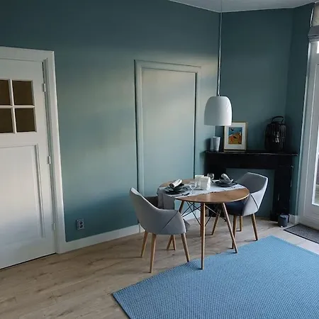 Luxurious Floor Near & Musea Apartment